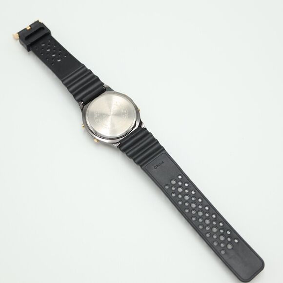 Vintage Digital Sports Watch 39mm Alarm Chrono Black Strap with New Battery - Picture 15 of 16